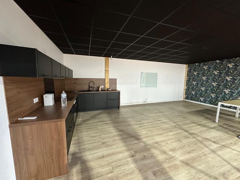 Entrepôt - 994 m² - 15 pièces