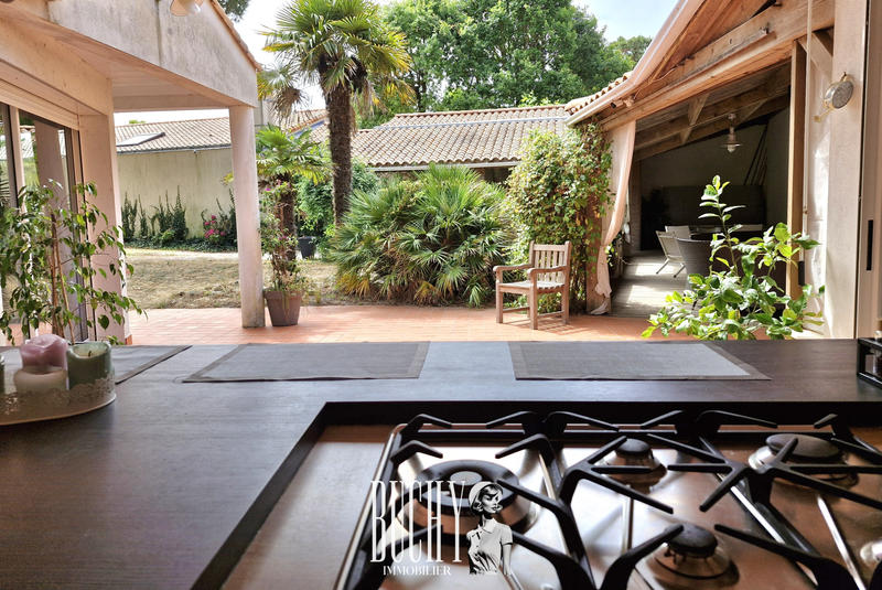 Maison - 194 m² - 10 pièces