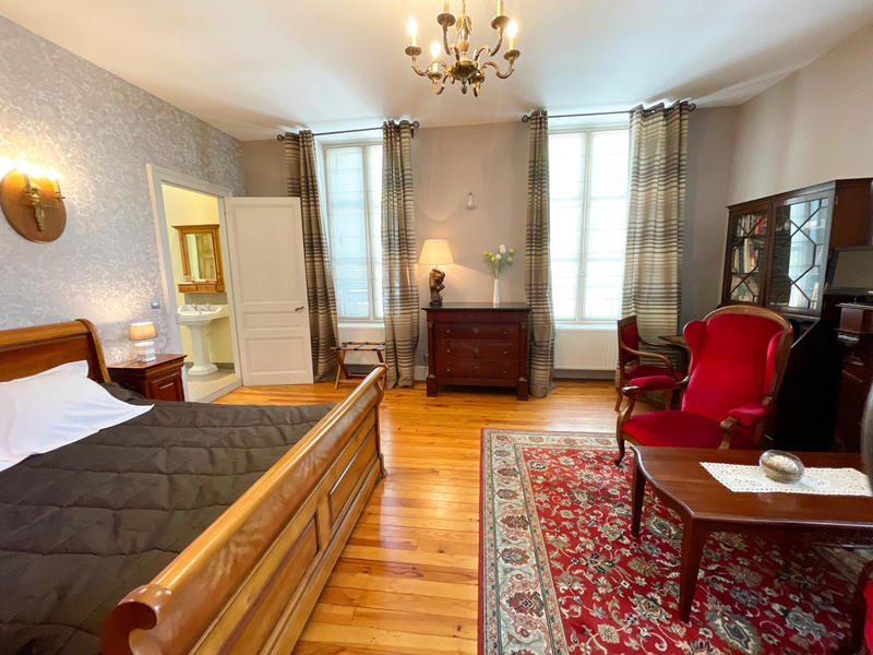 Maison de village - 467 m² - 24 pièces