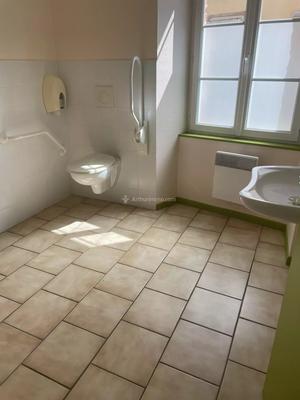 Bureau - 130 m² - 8 pièces