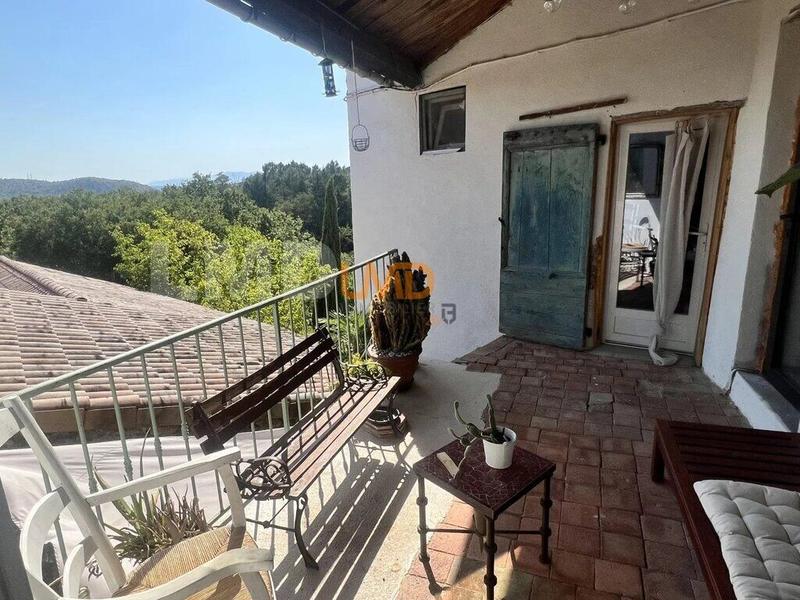 Maison de village - 180 m² - 9 pièces