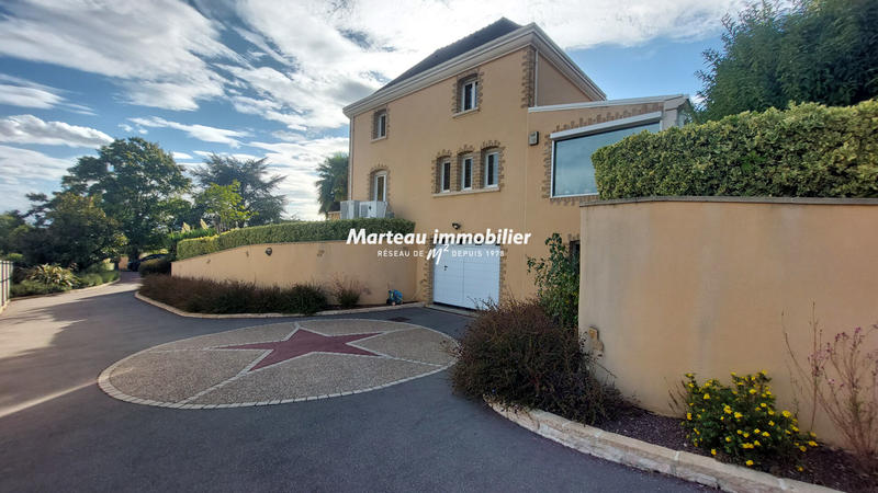Maison - 240 m² - 7 pièces