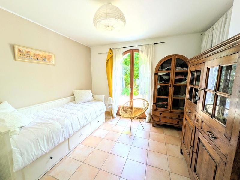 Maison - 180 m² - 8 pièces