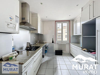 Appartement - 81 m² - 5 pièces