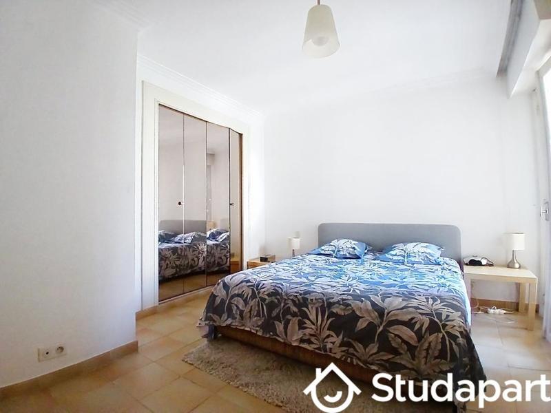 Chambre - 13 m² - 1 pièce