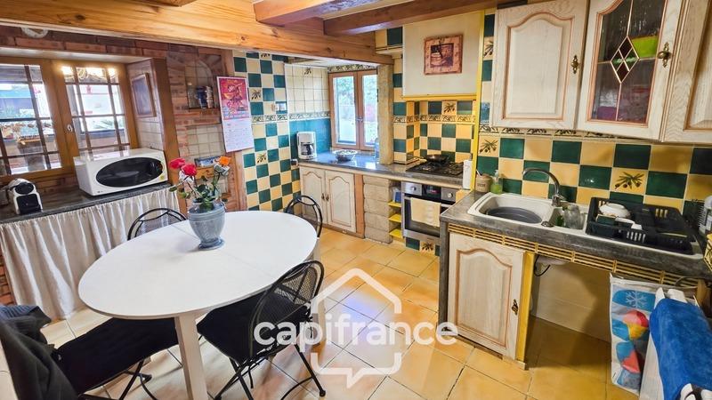 Maison - 185 m² - 10 pièces