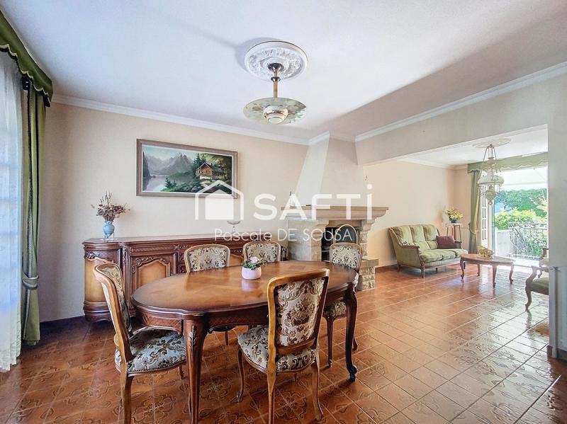 Maison - 141 m² - 8 pièces