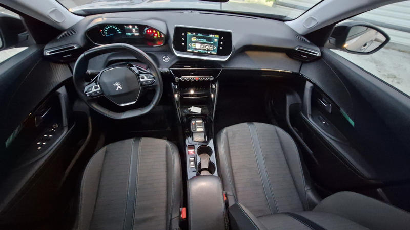 Peugeot 2008 Electrique 136 Ch Allure