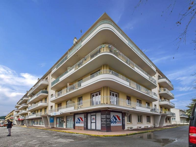 Appartement ancien - 83 m² - 4 pièces