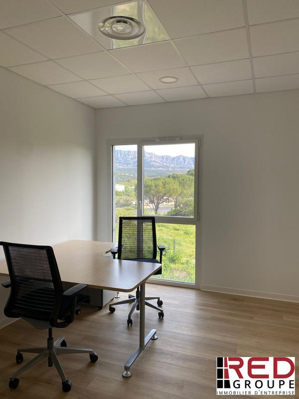 Entrepôt - 382 m²