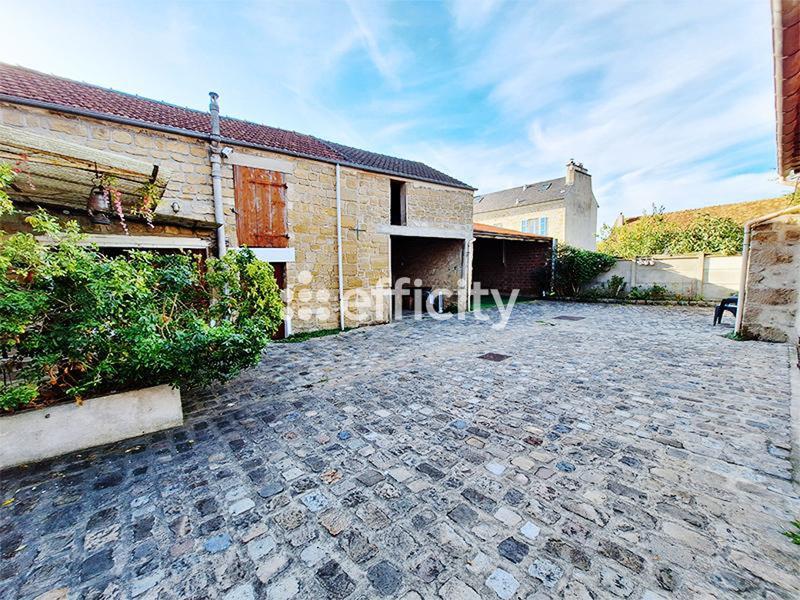 Maison - 185 m² - 8 pièces