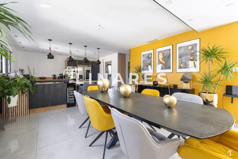 Villa - 162 m² - 6 pièces