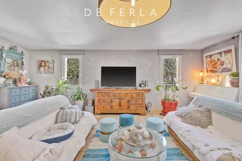 Villa - 250 m² - 9 pièces