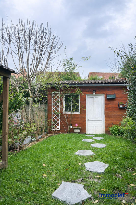 Maison - 95 m² - 4 pièces