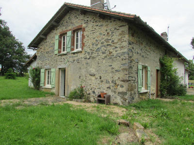 Maison - 90 m² - 5 pièces