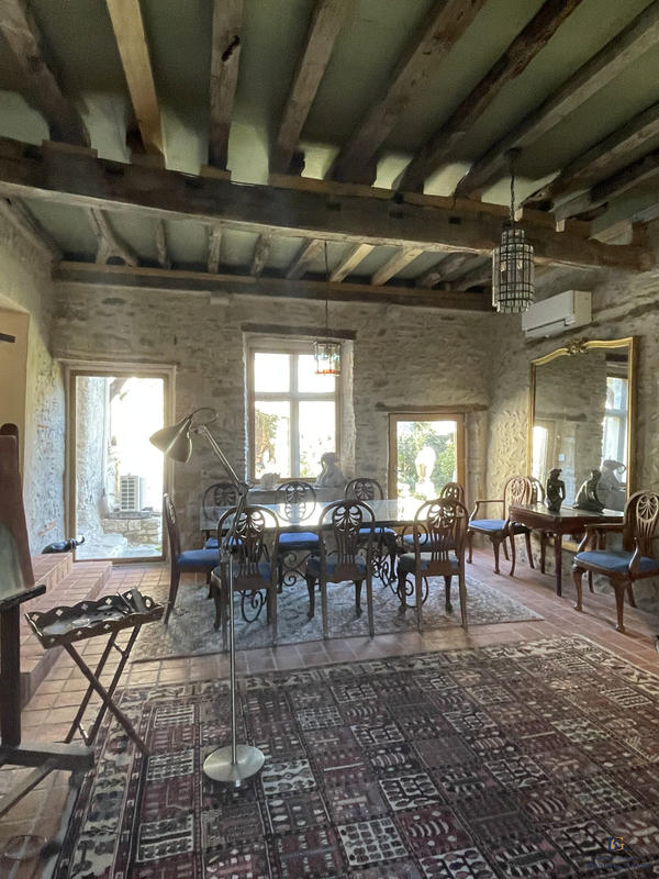 Maison - 231 m² - 6 pièces
