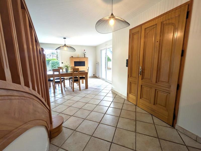 Maison - 167 m² - 8 pièces