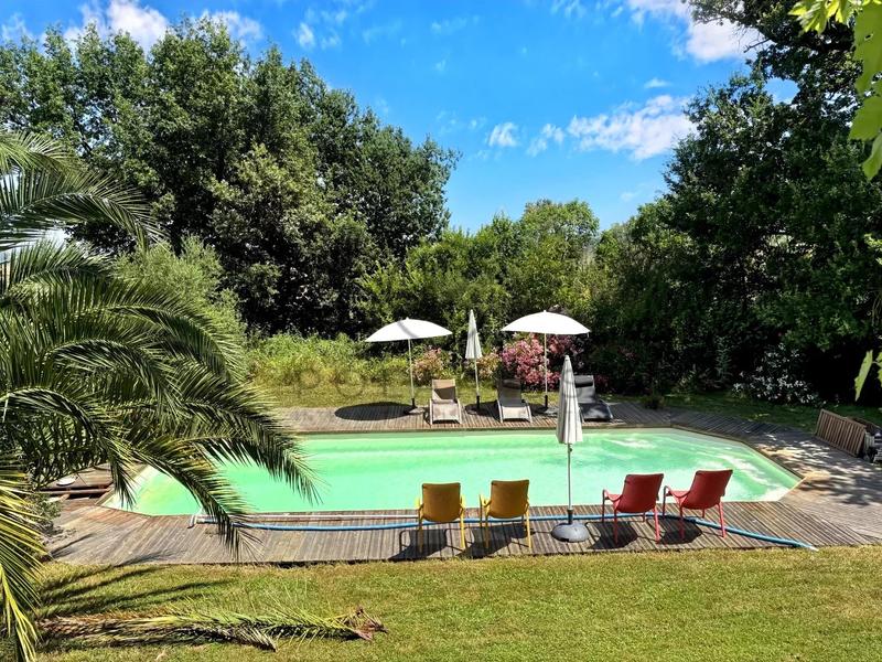 Villa - 253 m² - 8 pièces