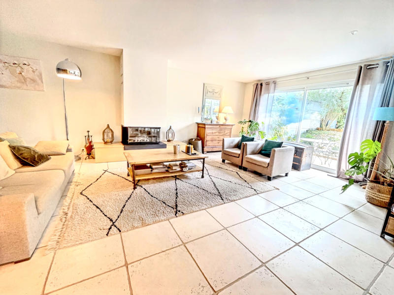 Maison - 310 m² - 8 pièces