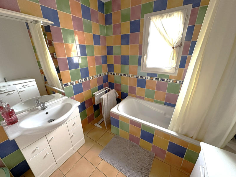 Villa - 100 m² - 5 pièces