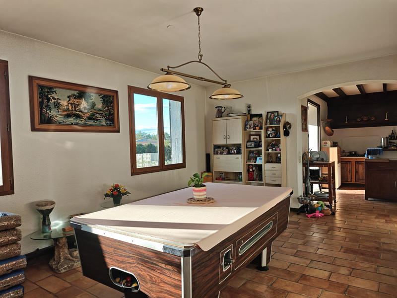 Maison - 410 m² - 9 pièces