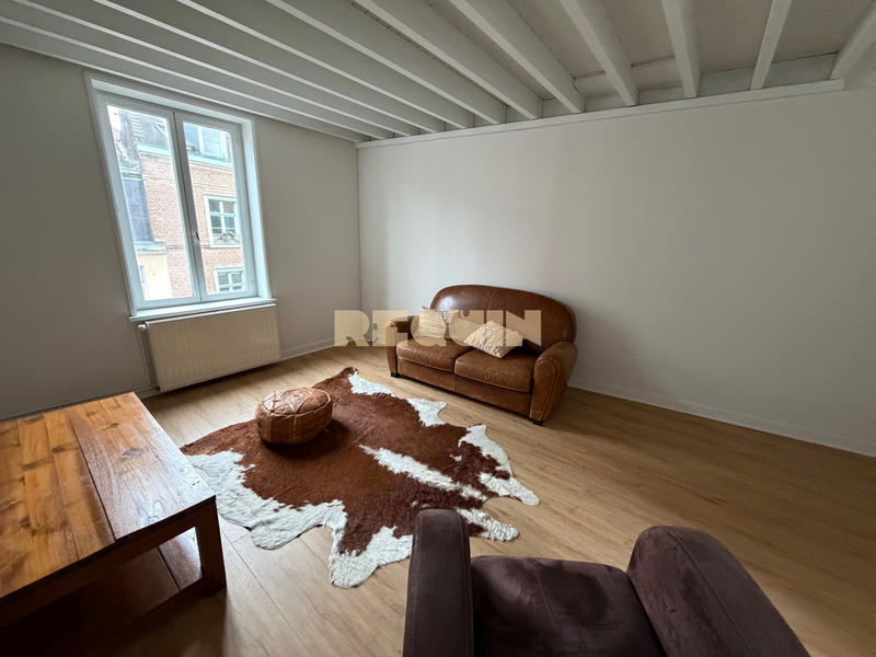 Appartement - 85 m² - 6 pièces