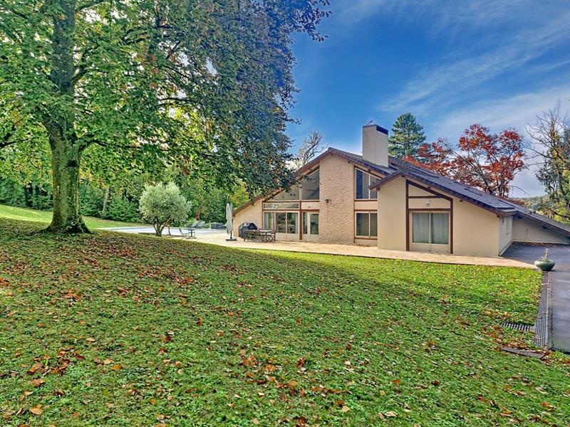 Maison - 400 m² - 11 pièces