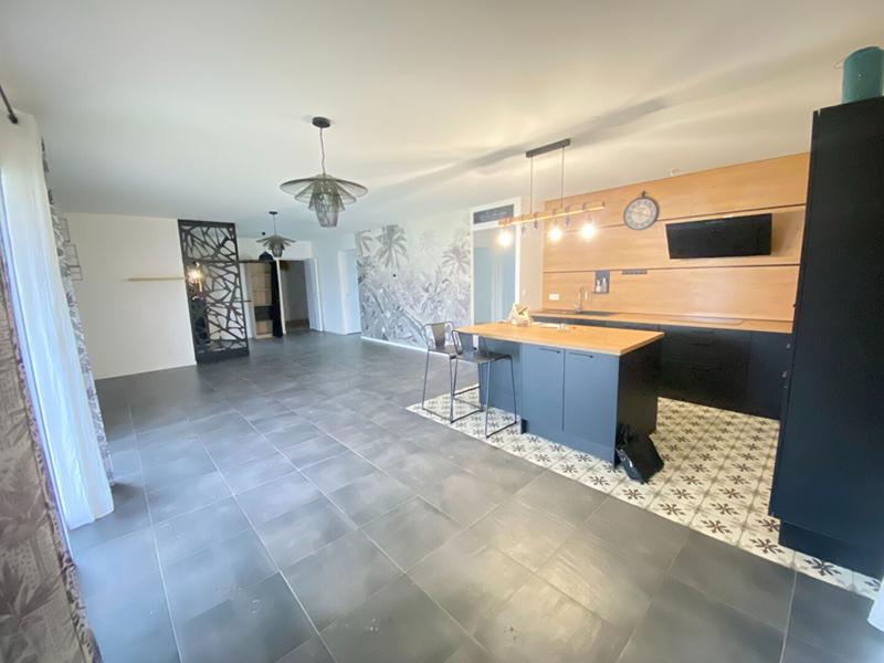 Maison - 99 m² - 4 pièces