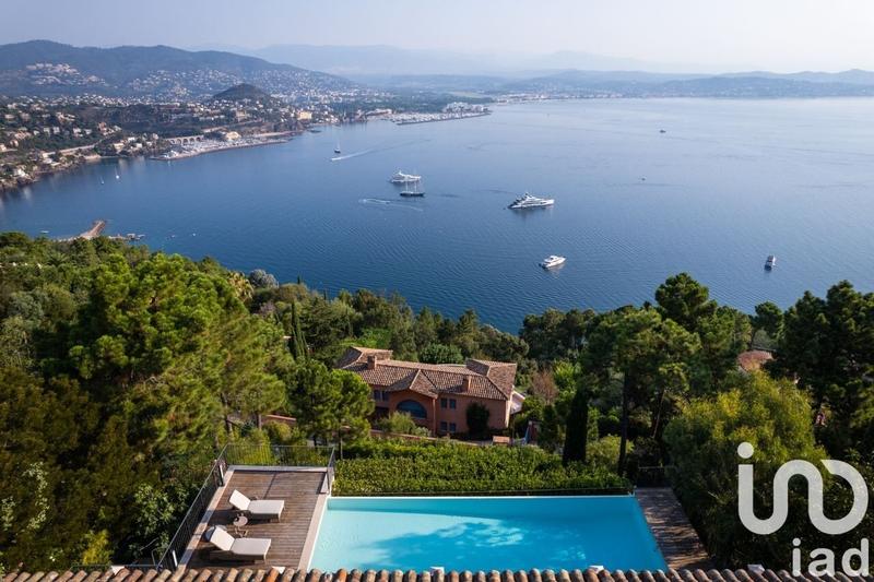 Maison - 175 m² - 9 pièces