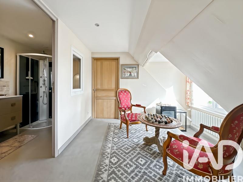 Maison - 188 m² - 9 pièces