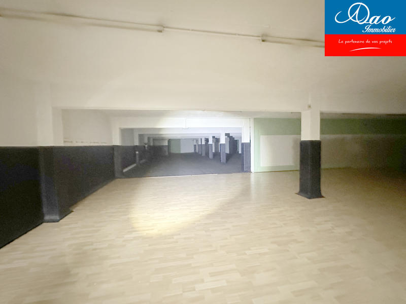 Local commercial - 935 m²