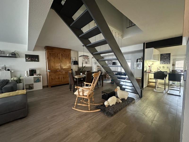Loft - 138 m² - 5 pièces