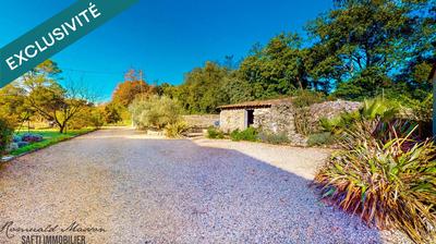 Maison - 240 m² - 9 pièces