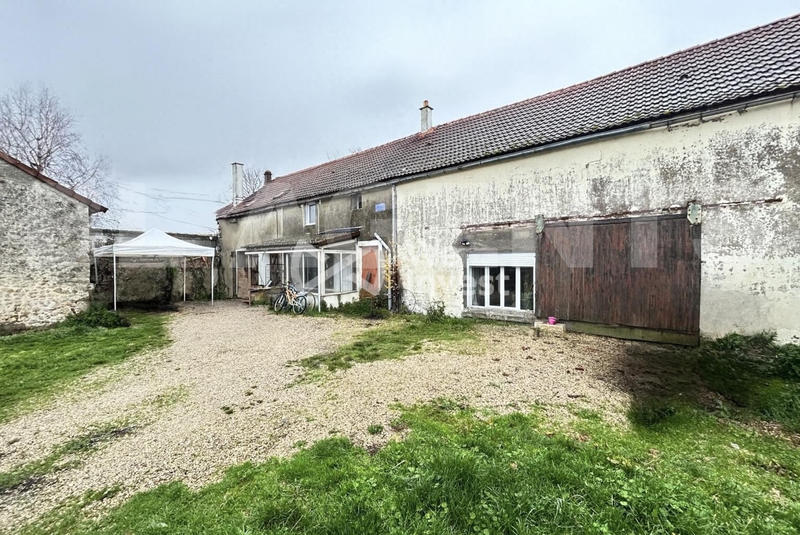 Maison - 250 m² - 8 pièces