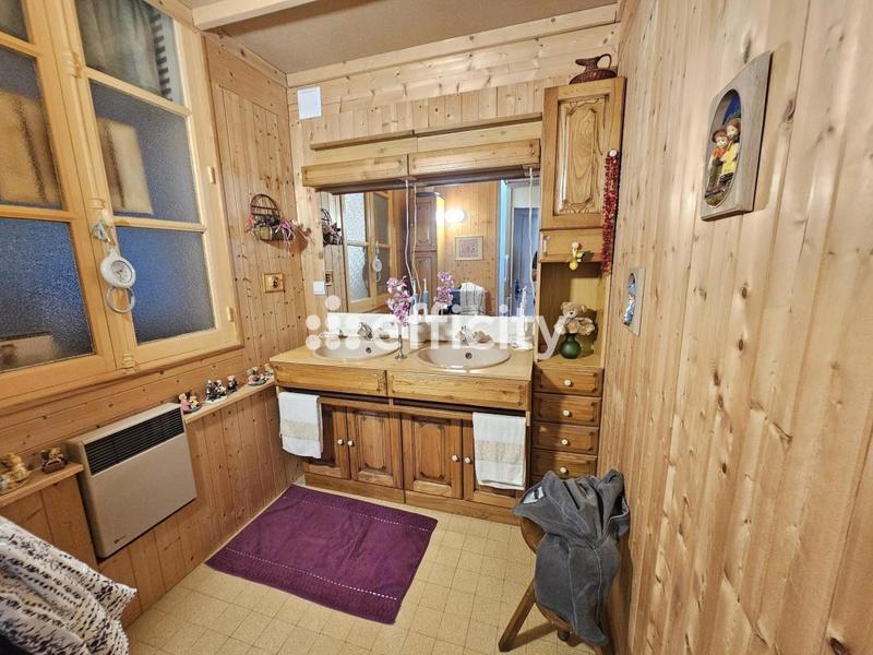 Maison - 234 m² - 5 pièces