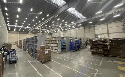 Entrepôt - 4 966 m²