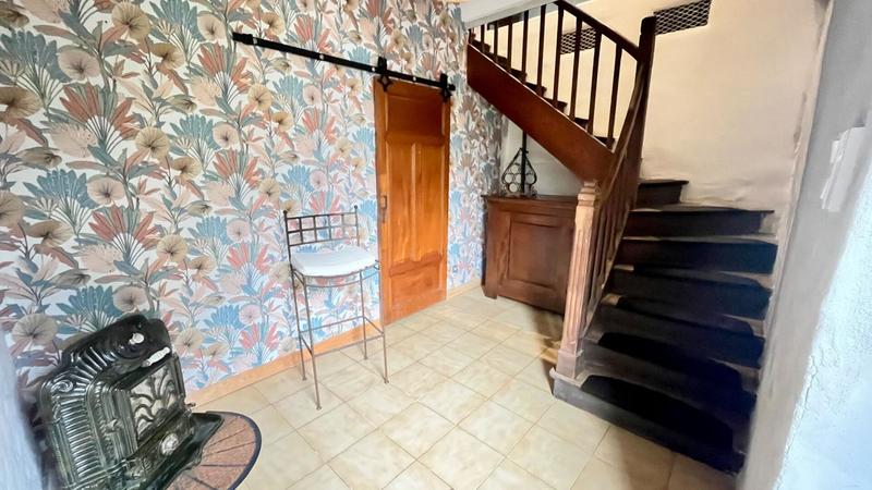 Maison - 215 m² - 6 pièces