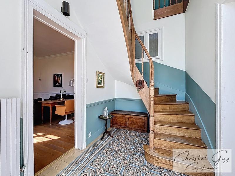 Maison - 224 m² - 7 pièces