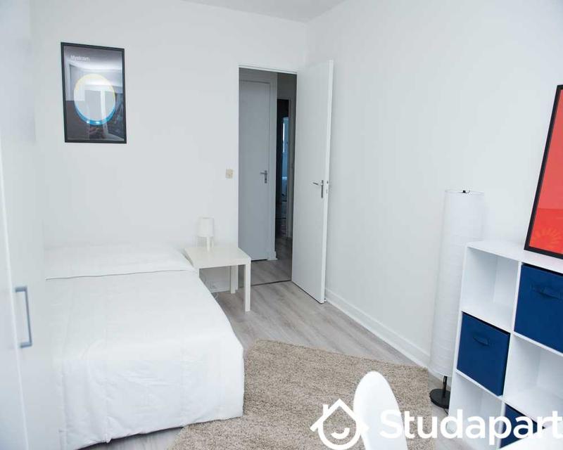 Chambre - 90 m² - 1 pièce