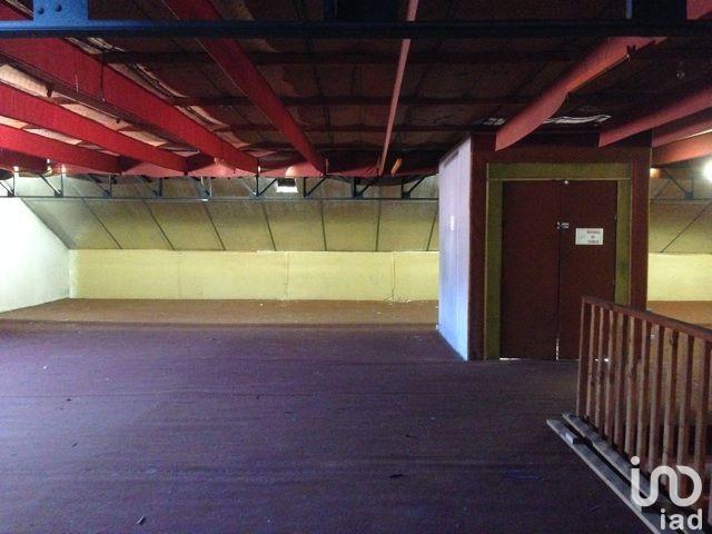 Local commercial - 3 000 m²