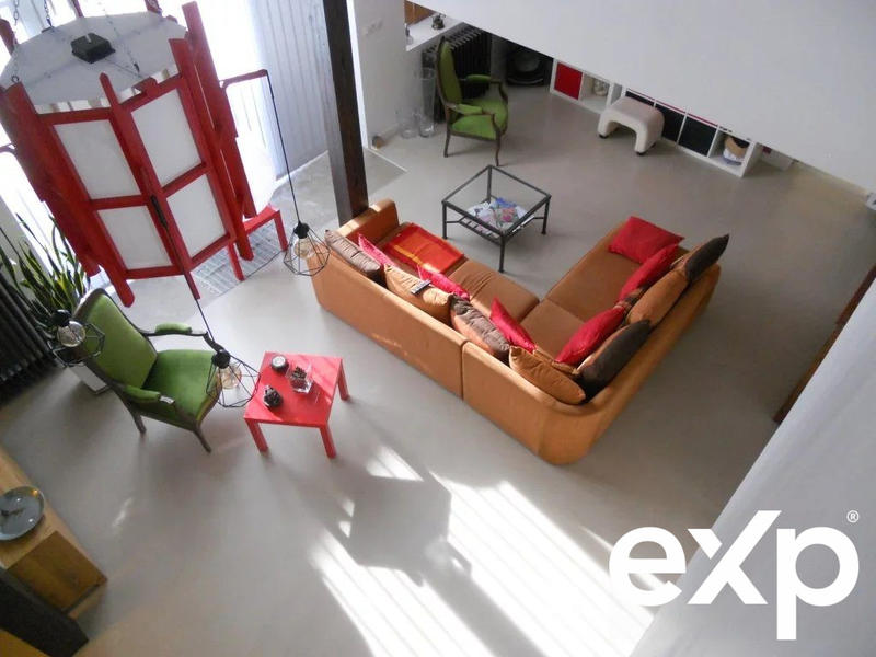 Maison traditionnelle - 219 m² - 9 pièces