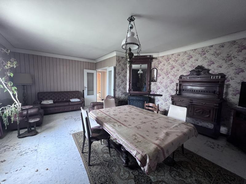 Maison - 185 m² - 7 pièces