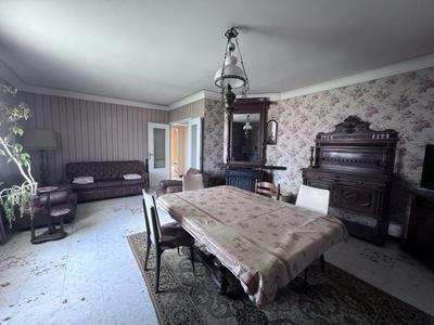 Maison - 185 m² - 7 pièces