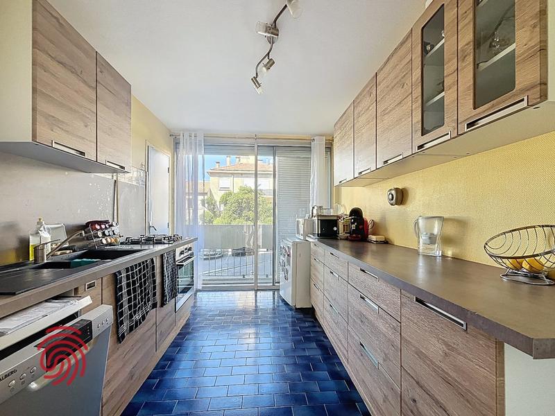 Appartement - 77 m² - 3 pièces