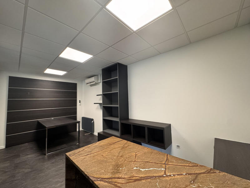 Bureau - 200 m² - 8 pièces