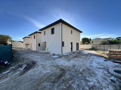 Maison - 96 m² - 4 pièces