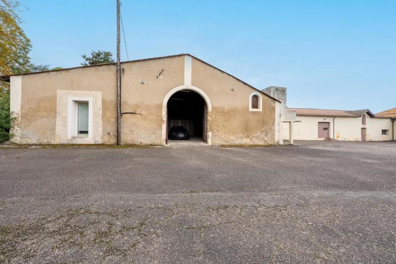 Château - 600 m² - 12 pièces