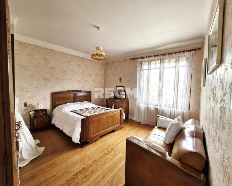 Maison - 140 m² - 5 pièces