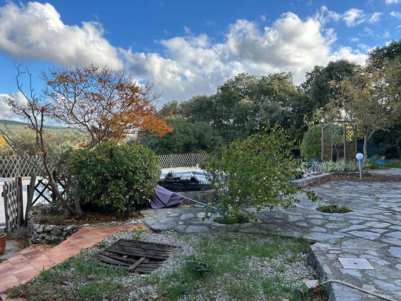 Maison - 252 m² - 8 pièces