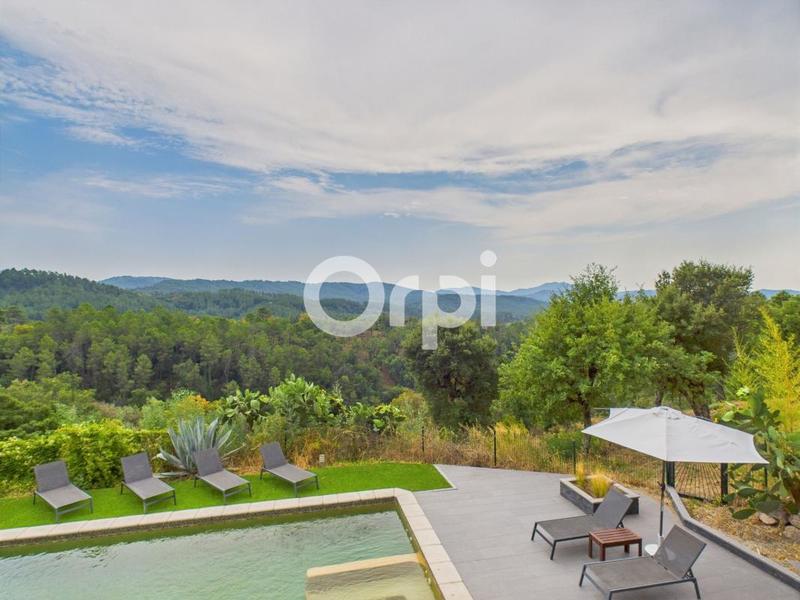 Maison - 226 m² - 6 pièces